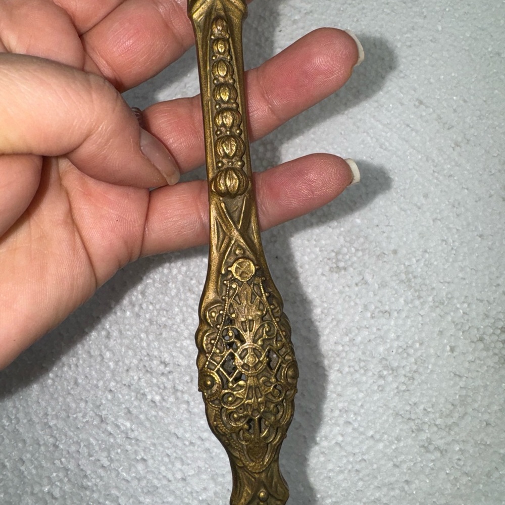Vintage Victorian Ornate Brass Hair Brush Porcelain Inlay roses - Picture 5 of 6